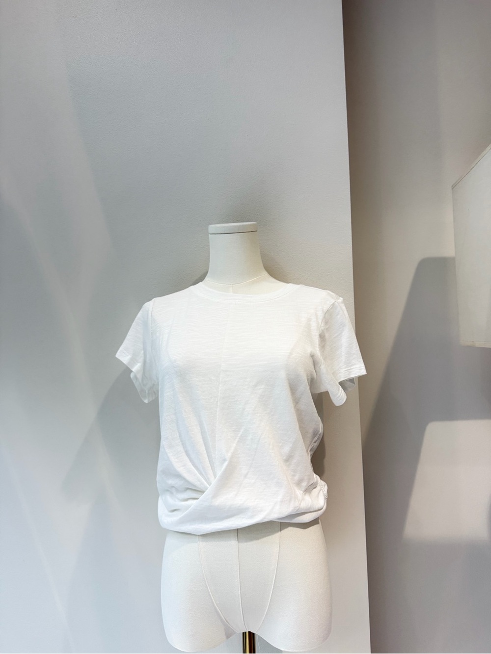 Sanctuary Cropped White Twist-Front Short Sleeve Tee